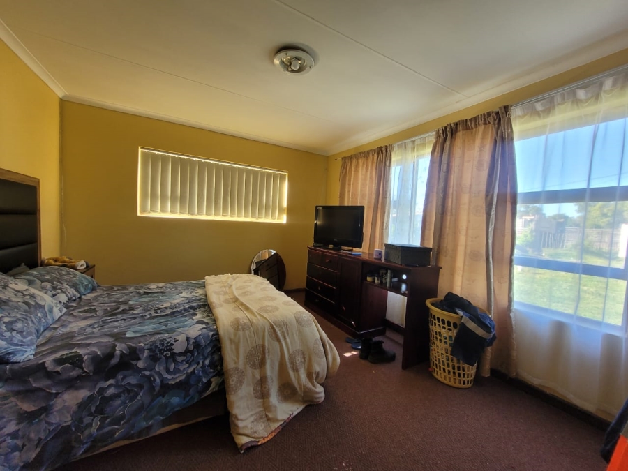 To Let 3 Bedroom Property for Rent in Kruisfontein Eastern Cape